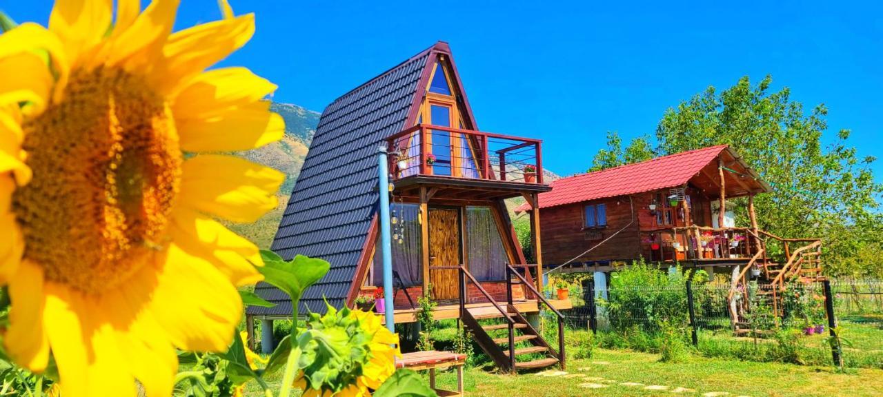 Hotel Life On The Farm à Nepravishte Extérieur photo