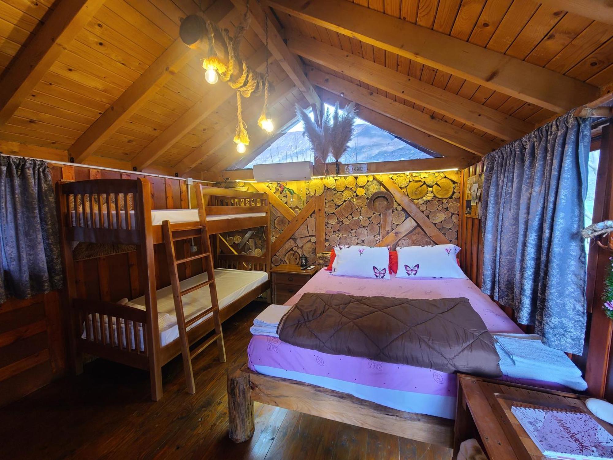 Hotel Life On The Farm à Nepravishte Extérieur photo